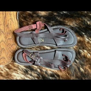 New kino sandals